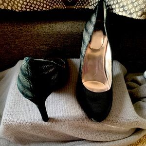 Calvin Klein Onyx Textrd Slky SDE. Gently Used. Vintage Heel.Must Go!Best Offer!